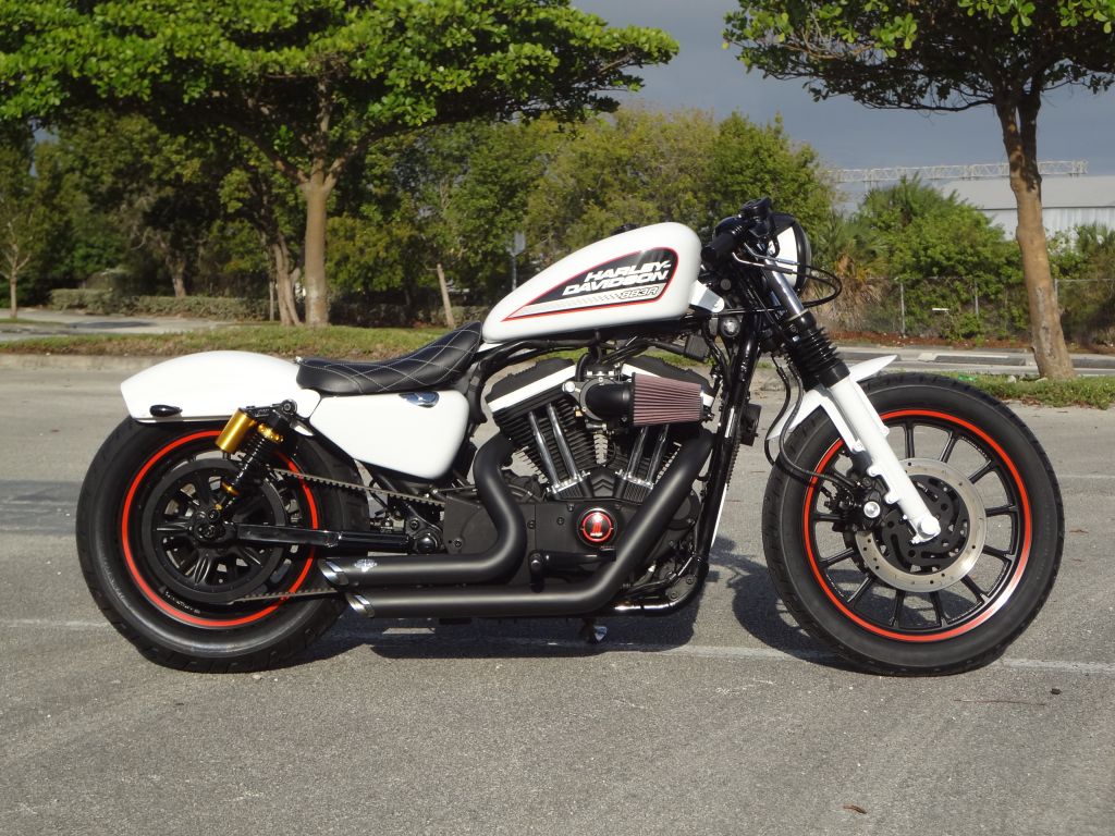 Harley Davidson 883 Cafe Racer