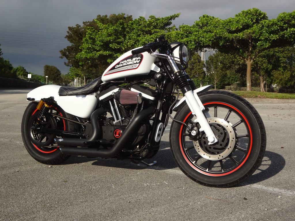 Harley Davidson 883 Cafe Racer