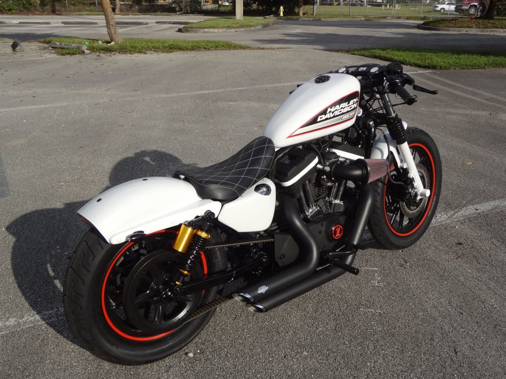 Harley Davidson 883 Cafe Racer