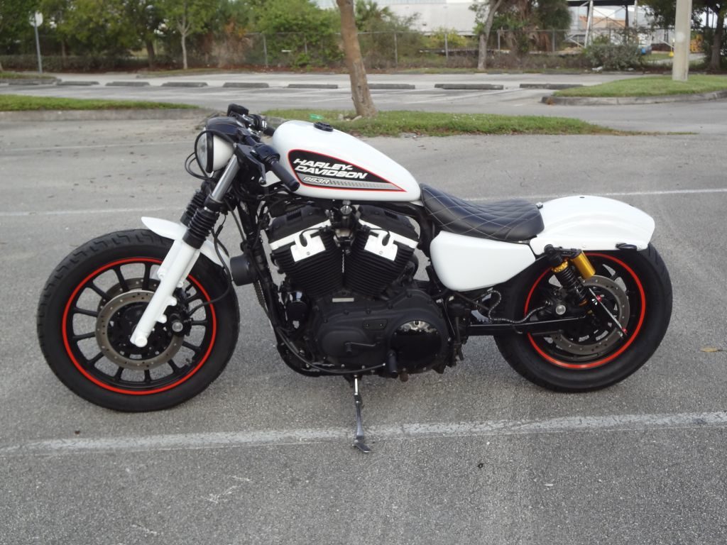 Harley Davidson 883 Cafe Racer