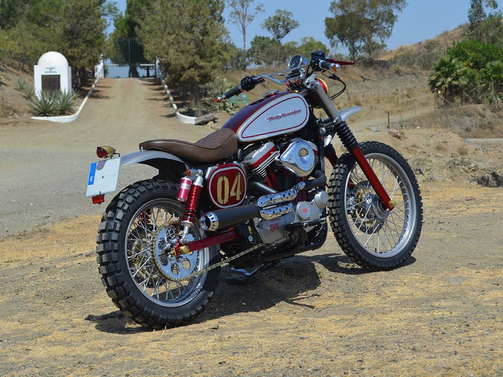 Right view of Bultracker 04 Siebla, a scrambler by Lord Drake Kustoms