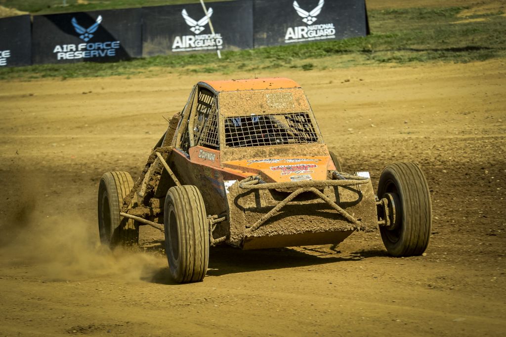 CRANDON ROUND LIGHT BUGGY MIR Michael Roth Photo