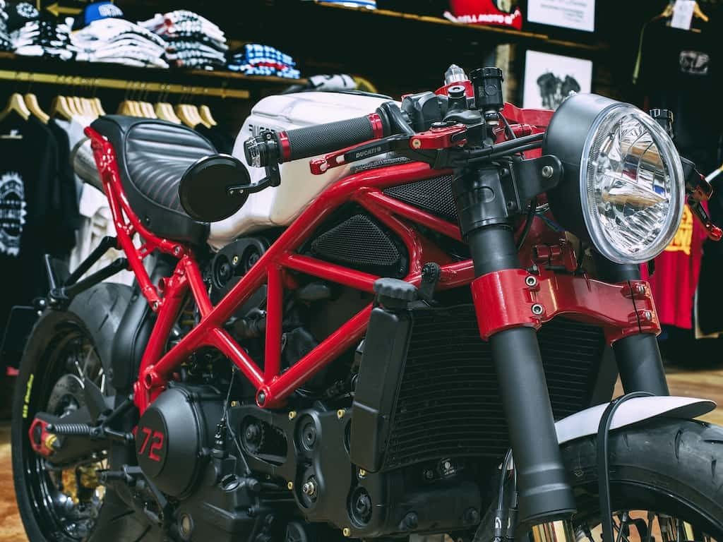 Ducati 999 "Neoracer" by Lord Drake Kustoms